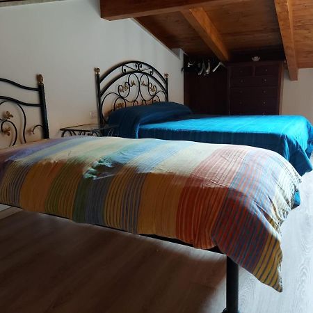 לינה וארוחת בוקר Santo Stefano del Sole La Casa Sull'Aia,Av מראה חיצוני תמונה