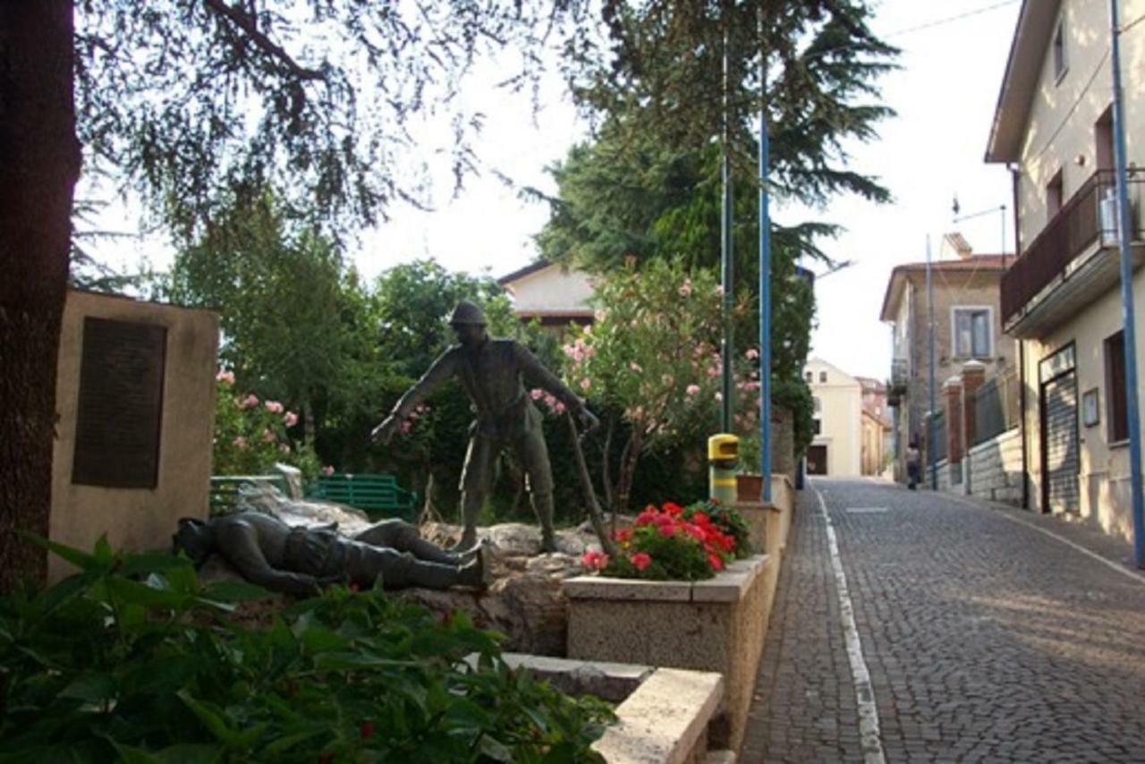 לינה וארוחת בוקר Santo Stefano del Sole La Casa Sull'Aia,Av מראה חיצוני תמונה