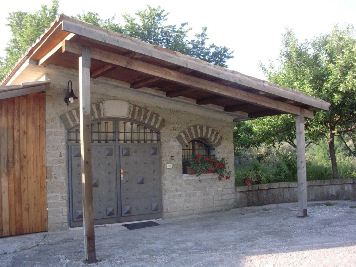 לינה וארוחת בוקר Santo Stefano del Sole La Casa Sull'Aia,Av מראה חיצוני תמונה
